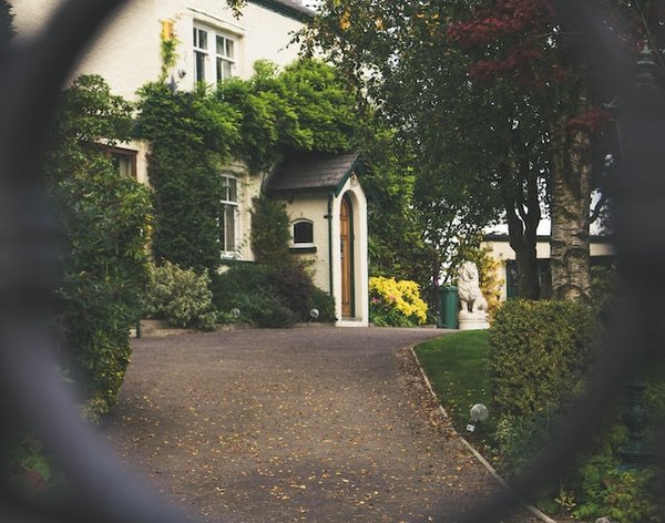 Quels sont les dispositifs fiscaux pour investir dans l'immobilier dans le Puy de Dôme ?