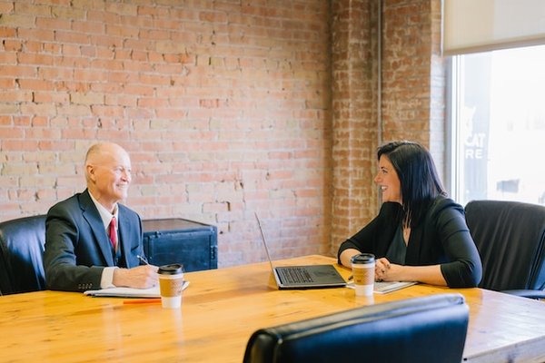 Vente d'entreprise avec une agence spécialisée